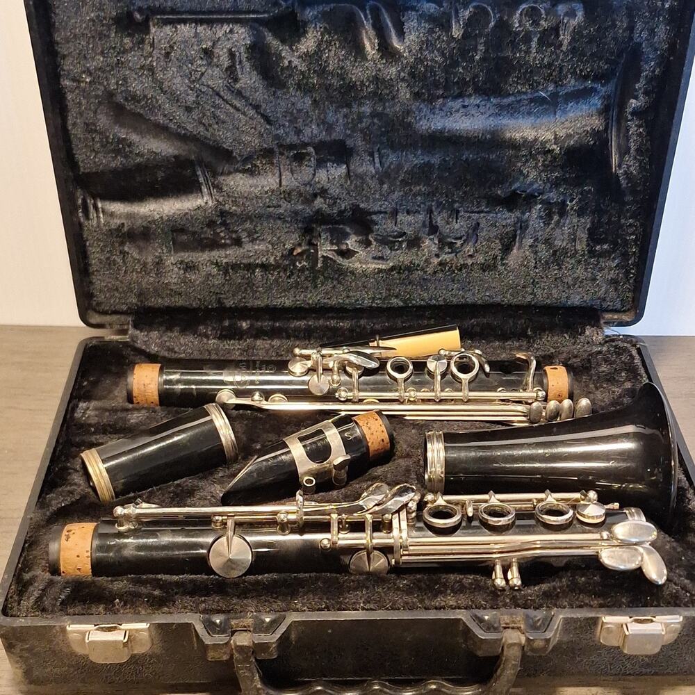 Armstrong Reso-Tone Bb Clarinet Plastic Black with Case & Mouthpiece
